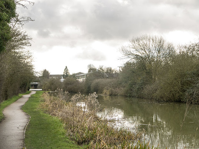 Looking back along the canal to Old Wolverton