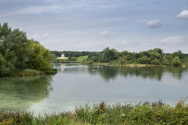 A Mixed Day at Willen Lake